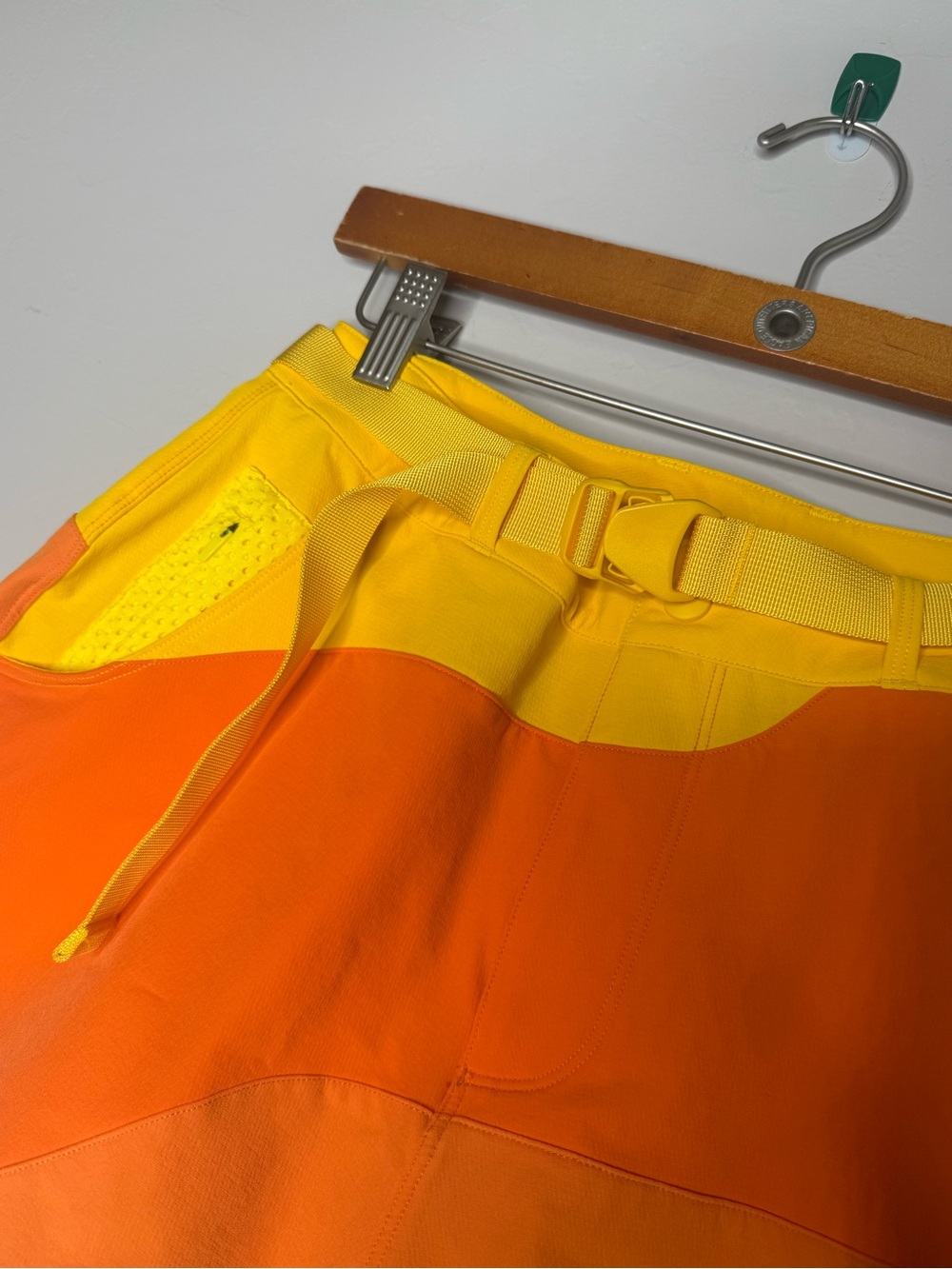 Outdoor Voices Rectrek shorts 3in inseam yellow orange colorblock size small - Picture 3 of 7